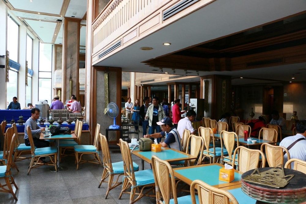 Diamond River Ping Petch Ngam Hotel 41/52