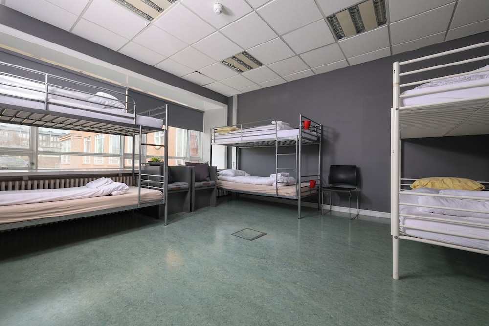 Hostel B47 24/45