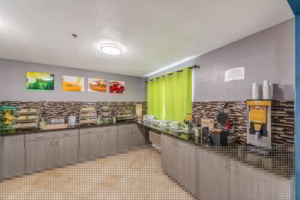 Quality Inn I-10 East near Frost Bank Center 34/42