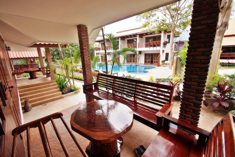 Blue Diamond Resort 56/73