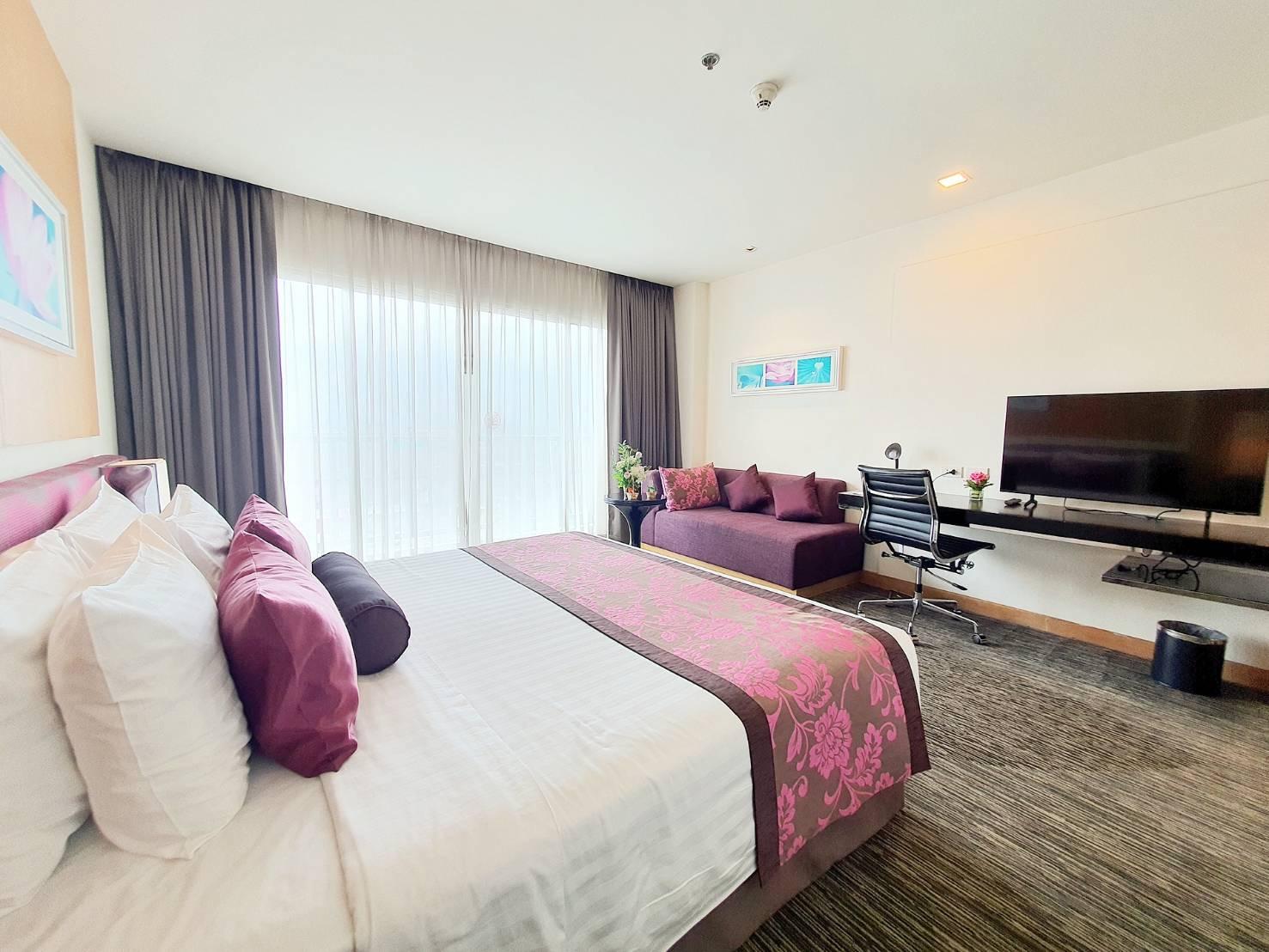 Plus, Deluxe, Double Bed