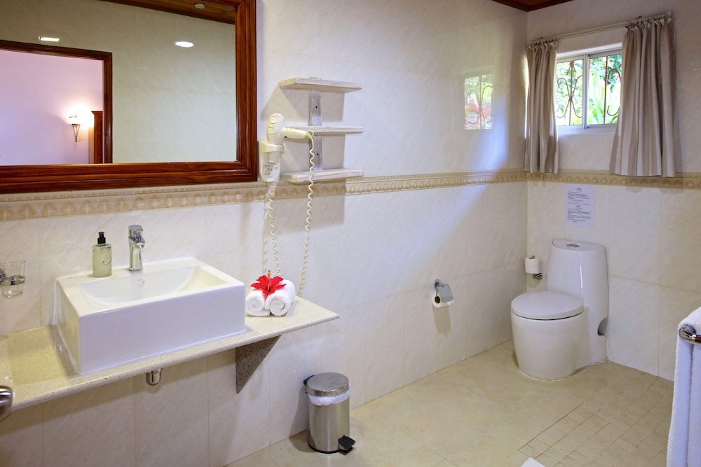 COLIBRI GUEST HOUSE(M) 54/54