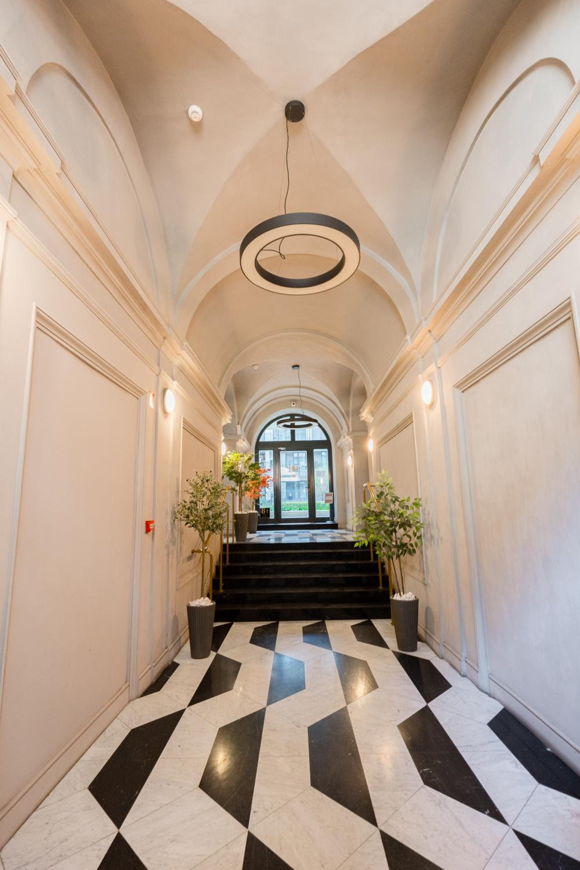 SWU Magazine Rooms 1/30