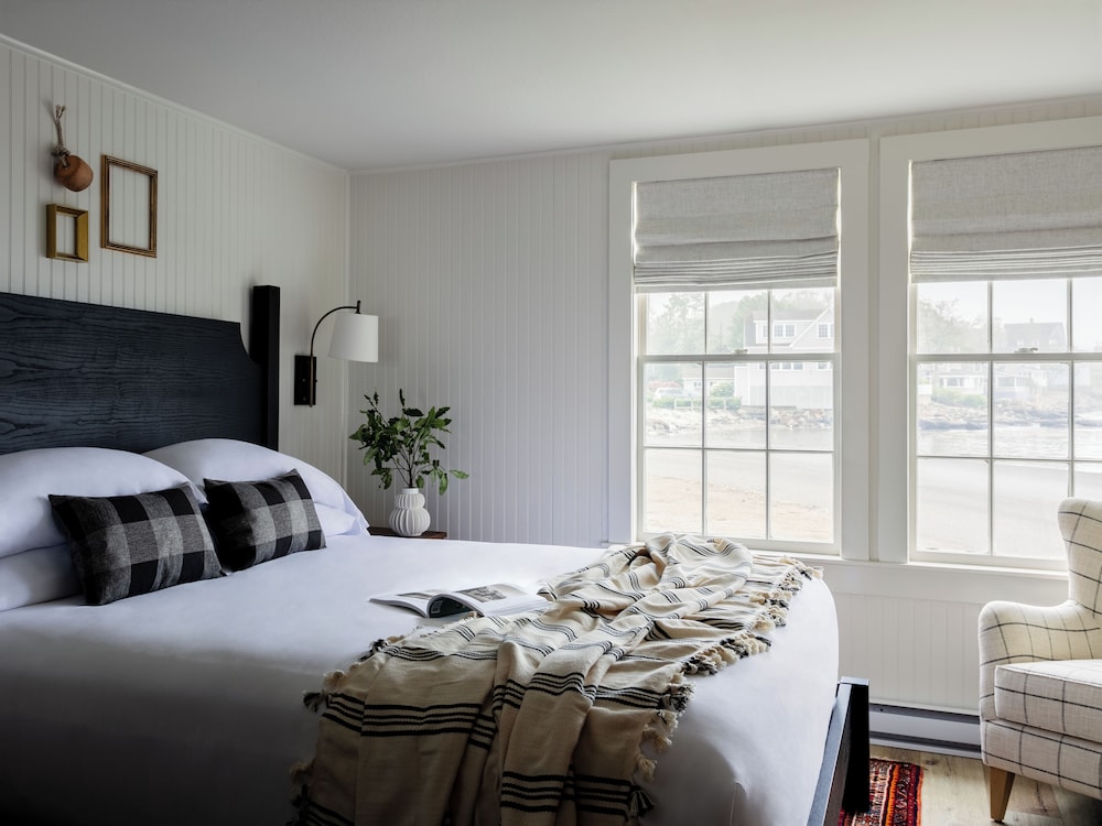 Bluebird Ocean Point Inn 18/47