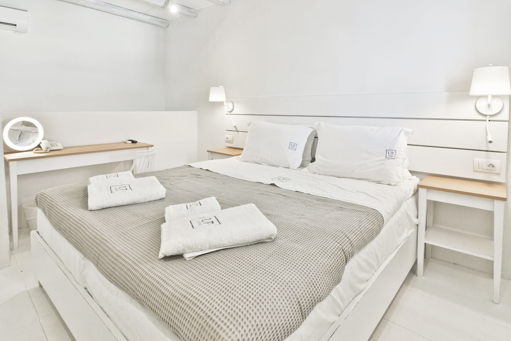 Lindos Comfy Suites 25/58