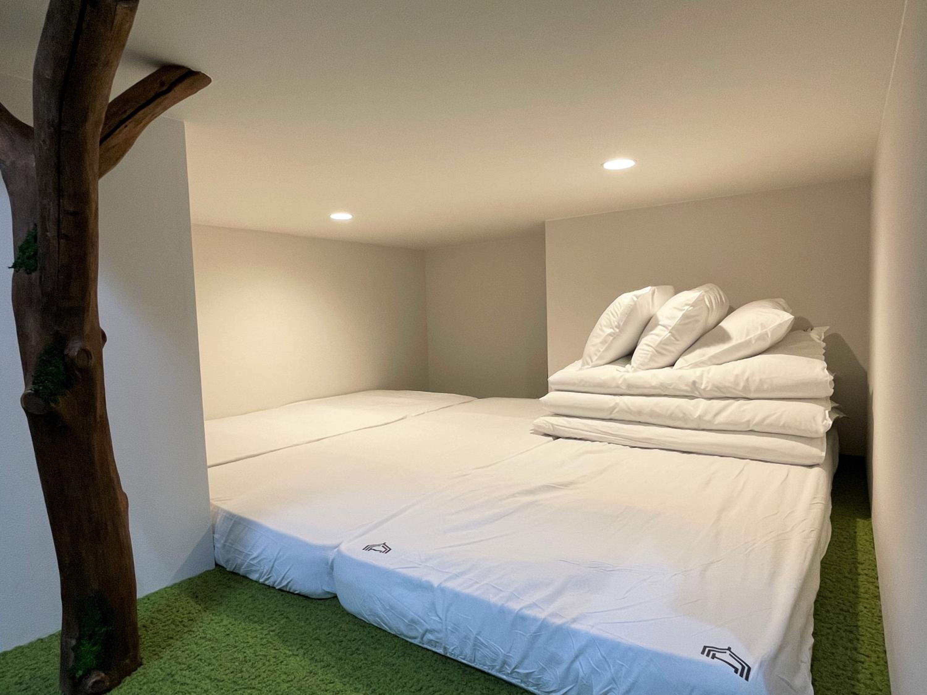 Tree House, 6 Beds