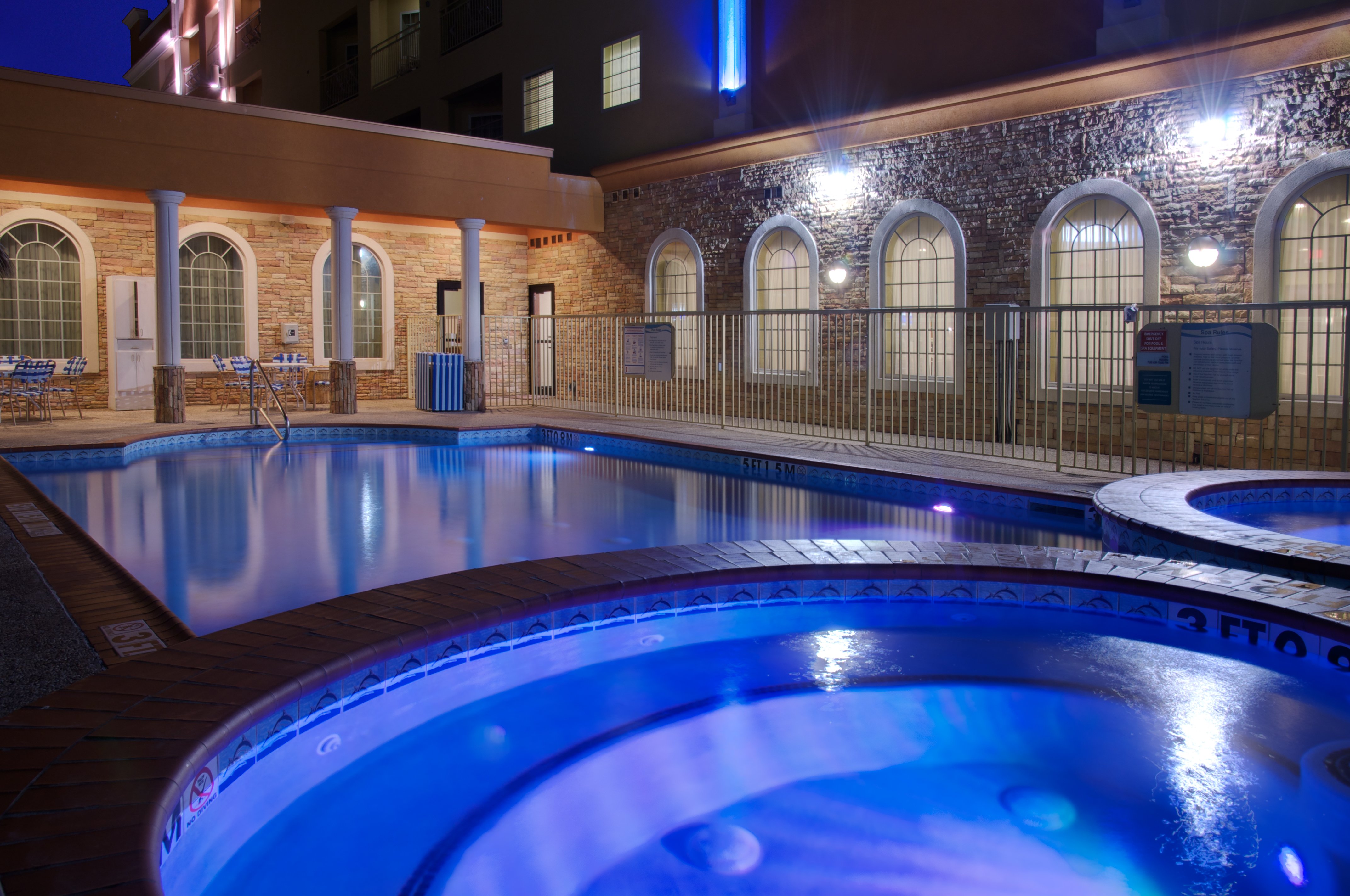 Holiday Inn Express Hotel And Suites Galveston West Seawall 42/64