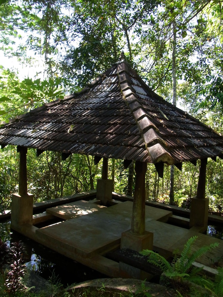 The Kandy Samadhi Centre 74/80