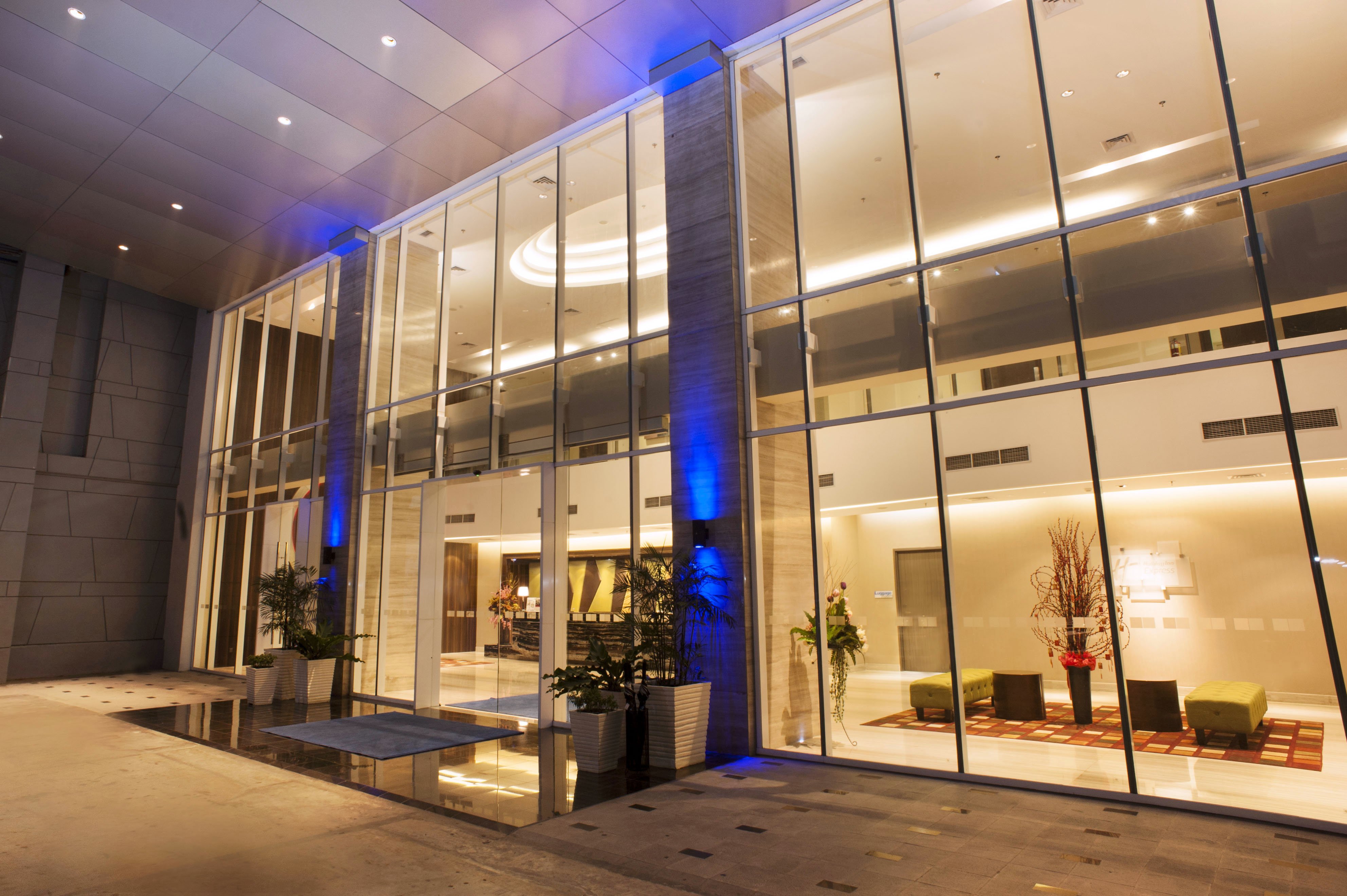 Holiday Inn Express Surabaya Centerpoint by Ihg 79/81