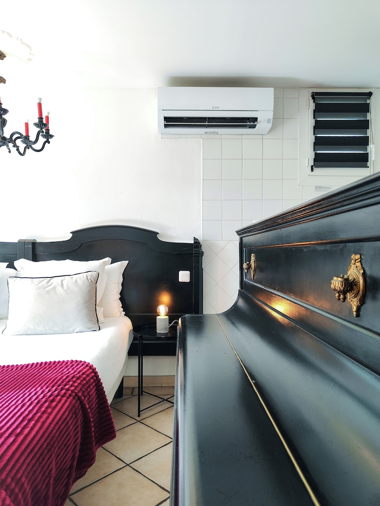 غرفة بريميوم بسرير كوين، Hotel the Originals Martigues Clair 2/6