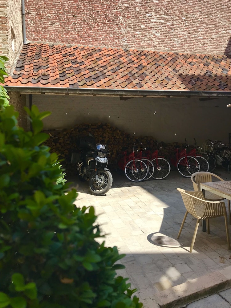 Hotel Adornes 27/34