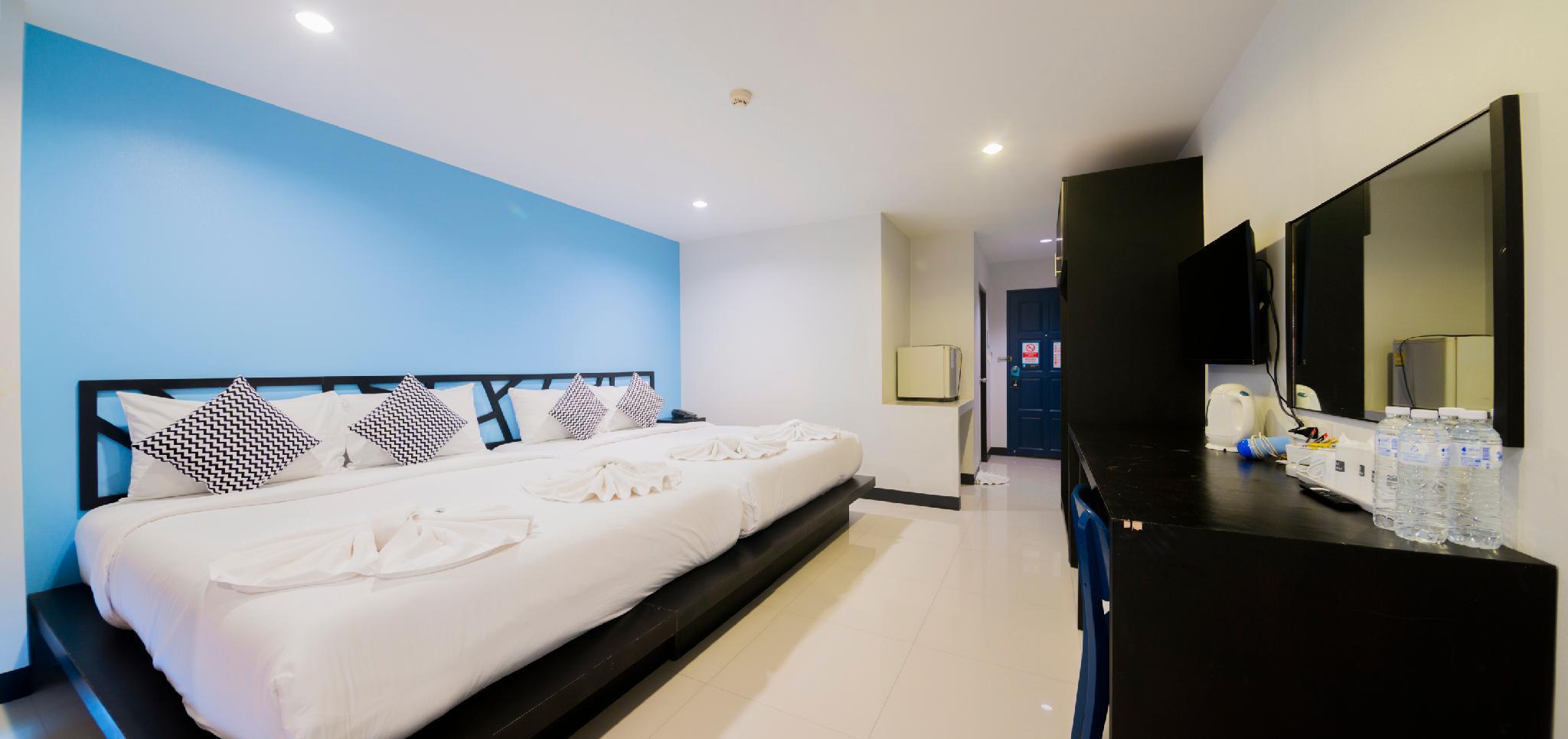 SLEEP WHALE HOTEL 12/27