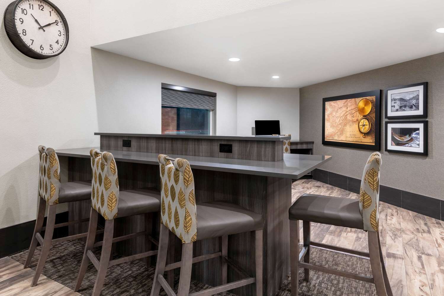 La Quinta Inn & Suites by Wyndham Fairbanks Airport 45/50