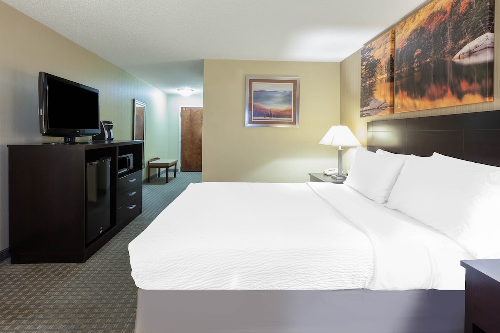 Days Inn by Wyndham Plattsburgh 7/37