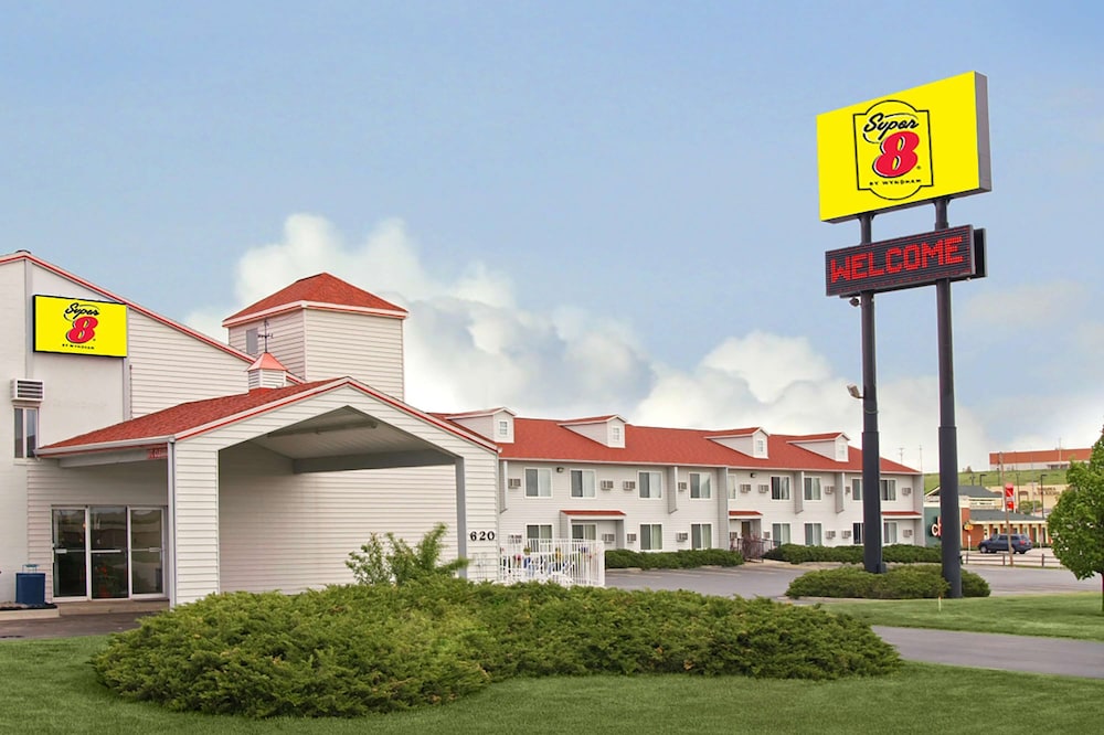 Super 8 by Wyndham Rapid City 39/42