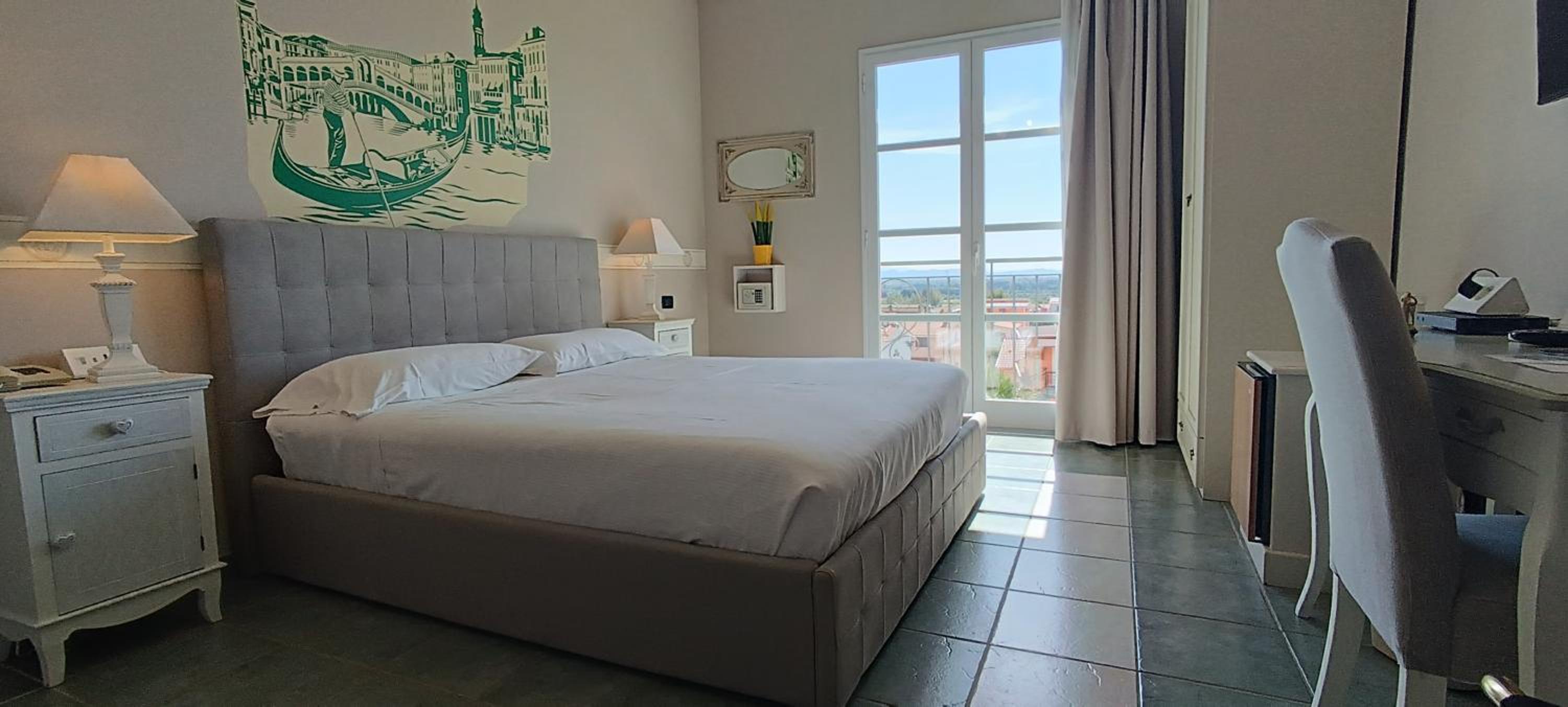 SUPERIOR, DOUBLE BED