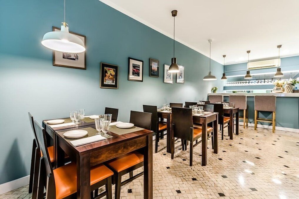 restaurant cafeteria