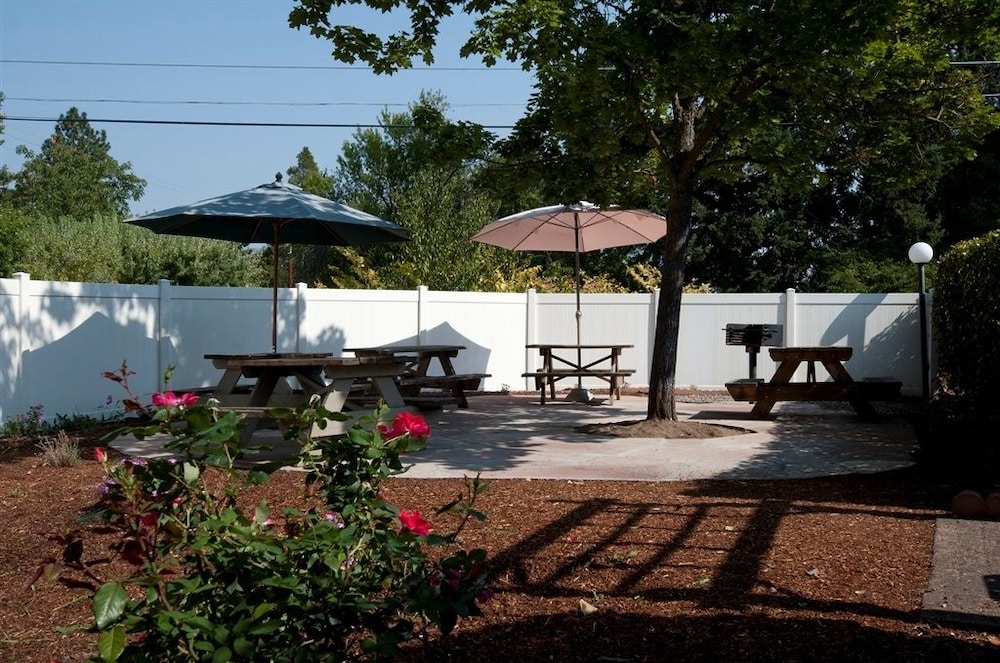 Flagship Inn of Ashland 56/72