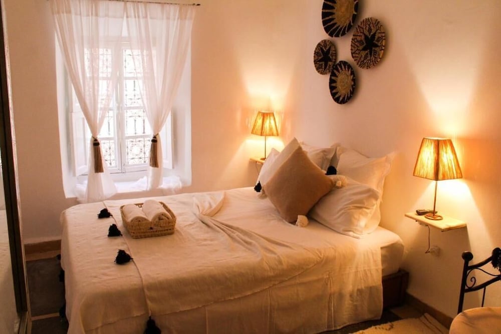 DOUBLE BED