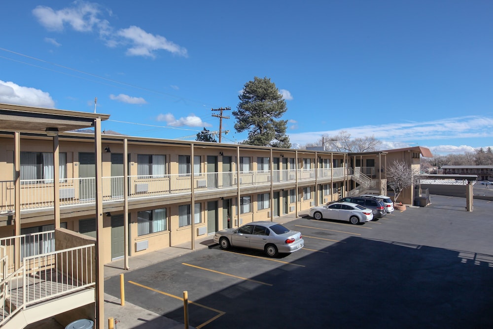 Highland Country Inn 3/55
