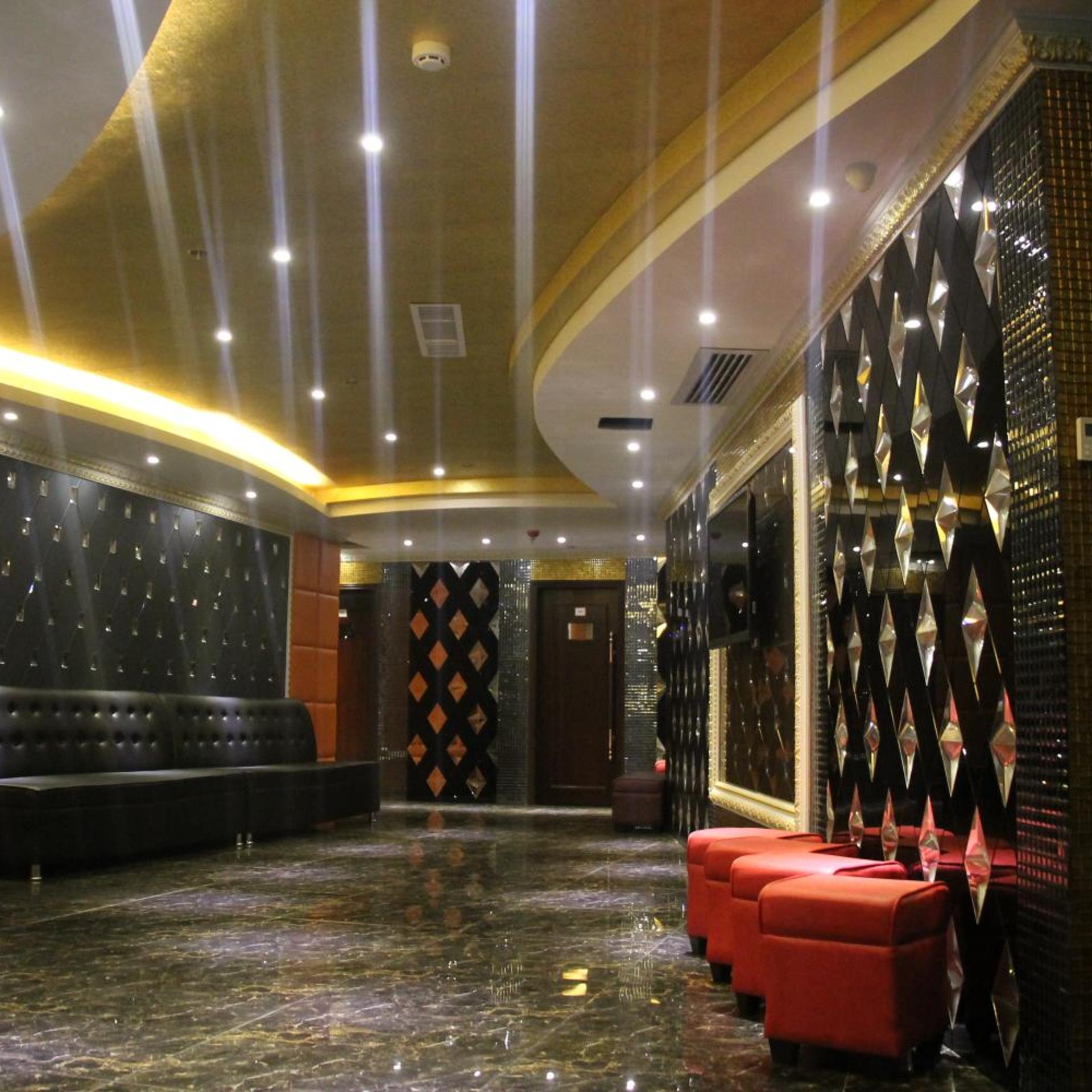 Dela Chambre Hotel 43/51