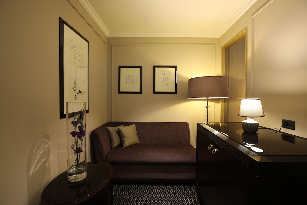 GRAND HOTEL YEREVAN 47/65