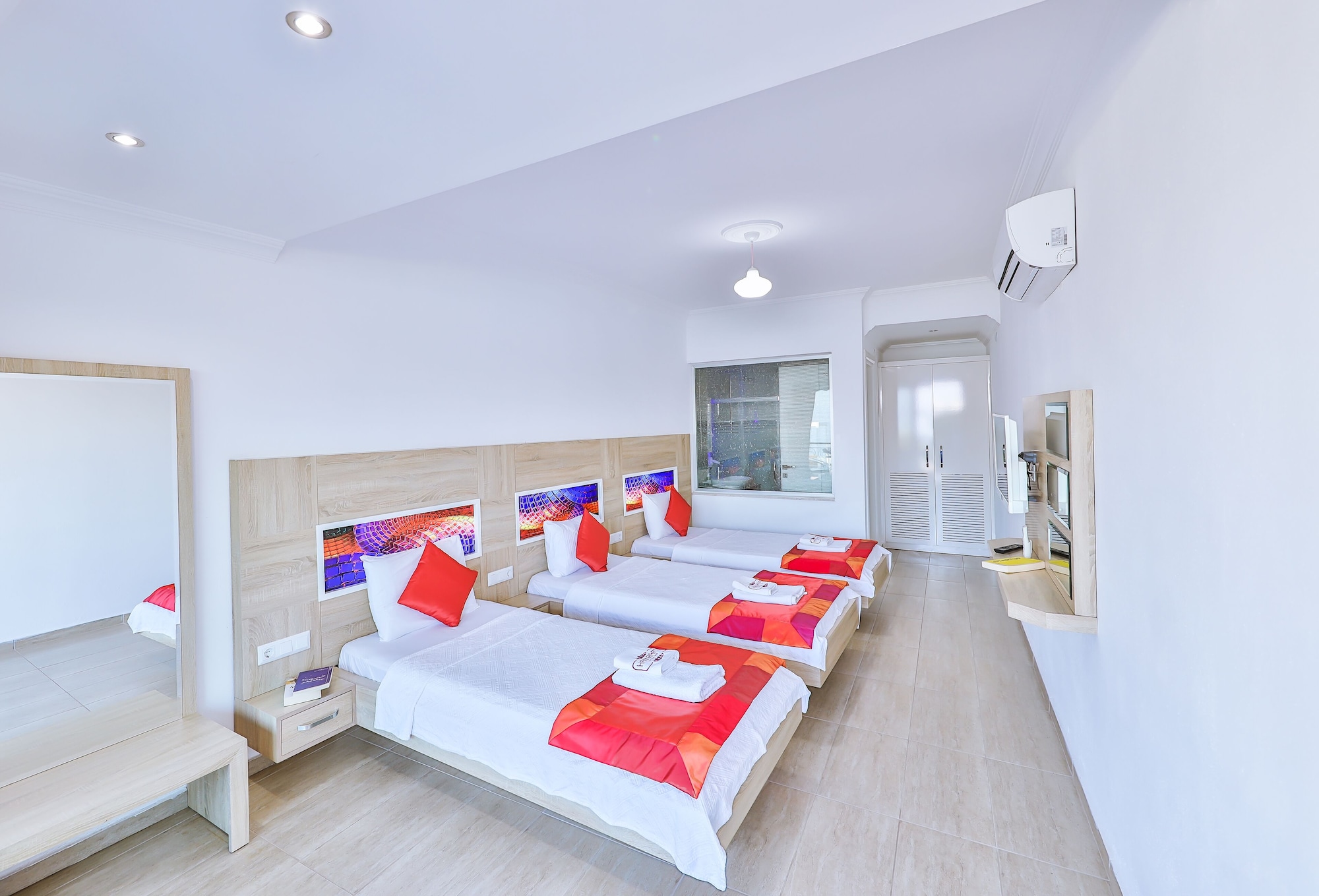 ROOM, TRIPLE, SEA VIEW, BALCONY