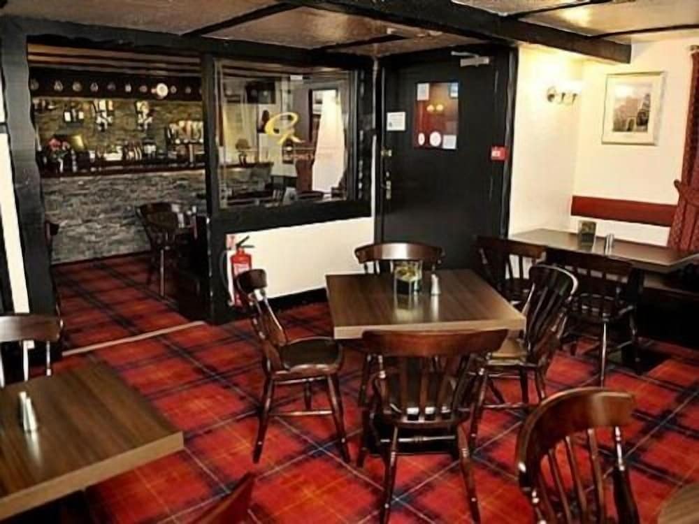 The Elphinstone Hotel 33/36
