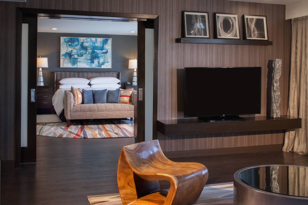 Marriott Suites Dallas Market Center 34/62