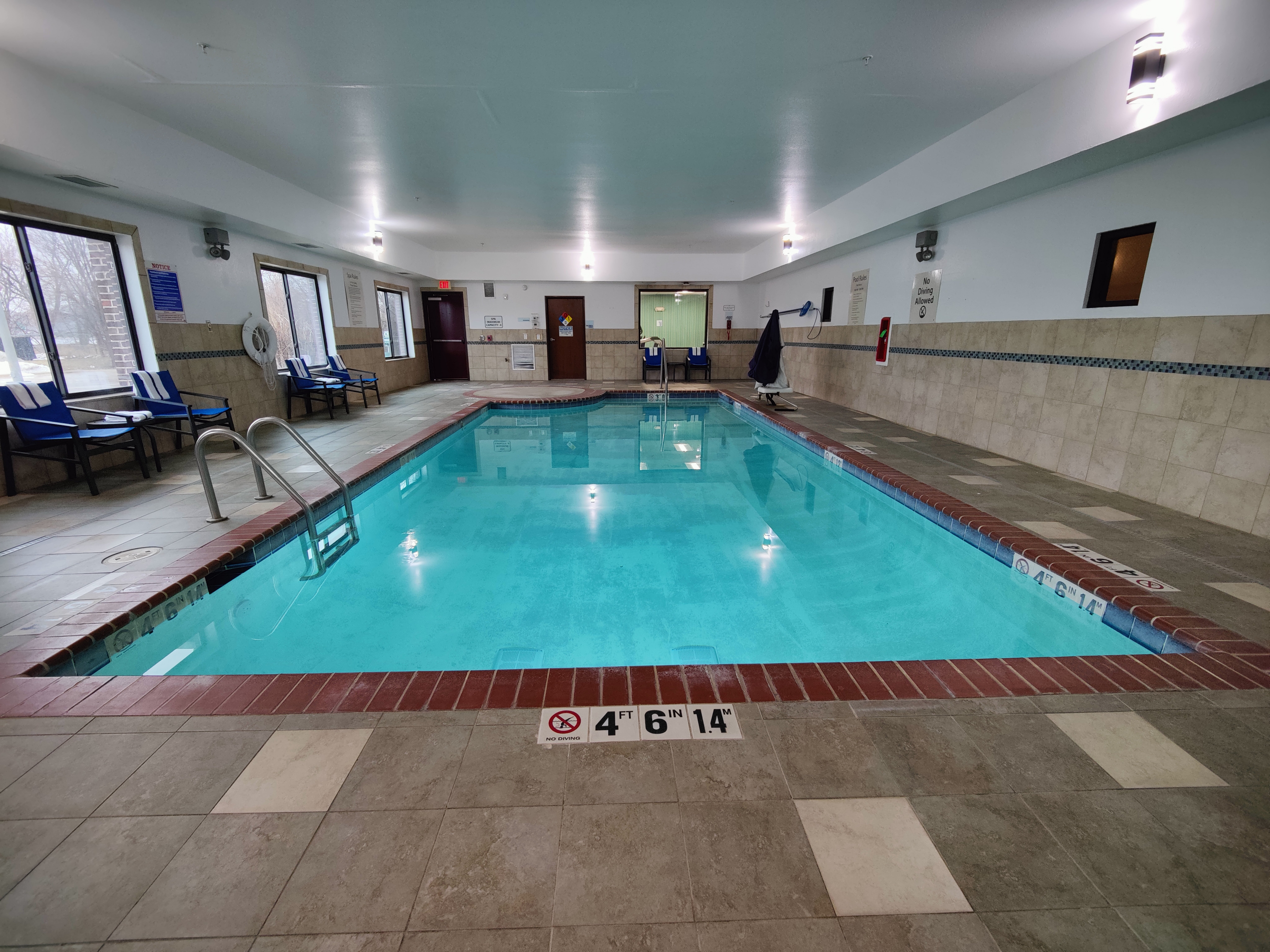 Holiday Inn Express Waterloo-Cedar Falls 39/59