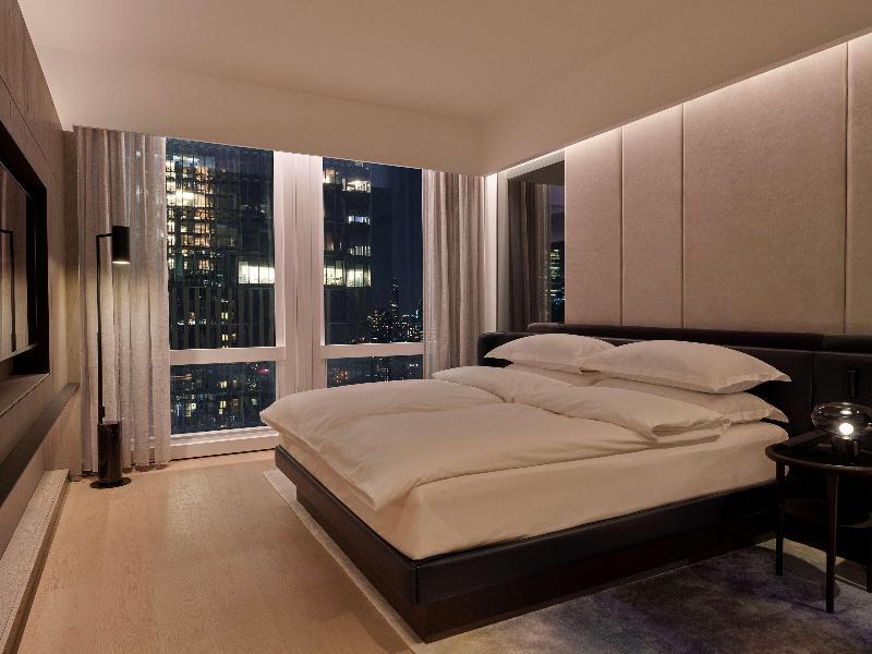 Deluxe, Skyline View, Accessible