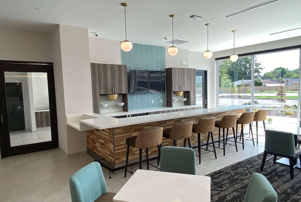 La Quinta Inn and Suites by Wyndham Centralia 33/50