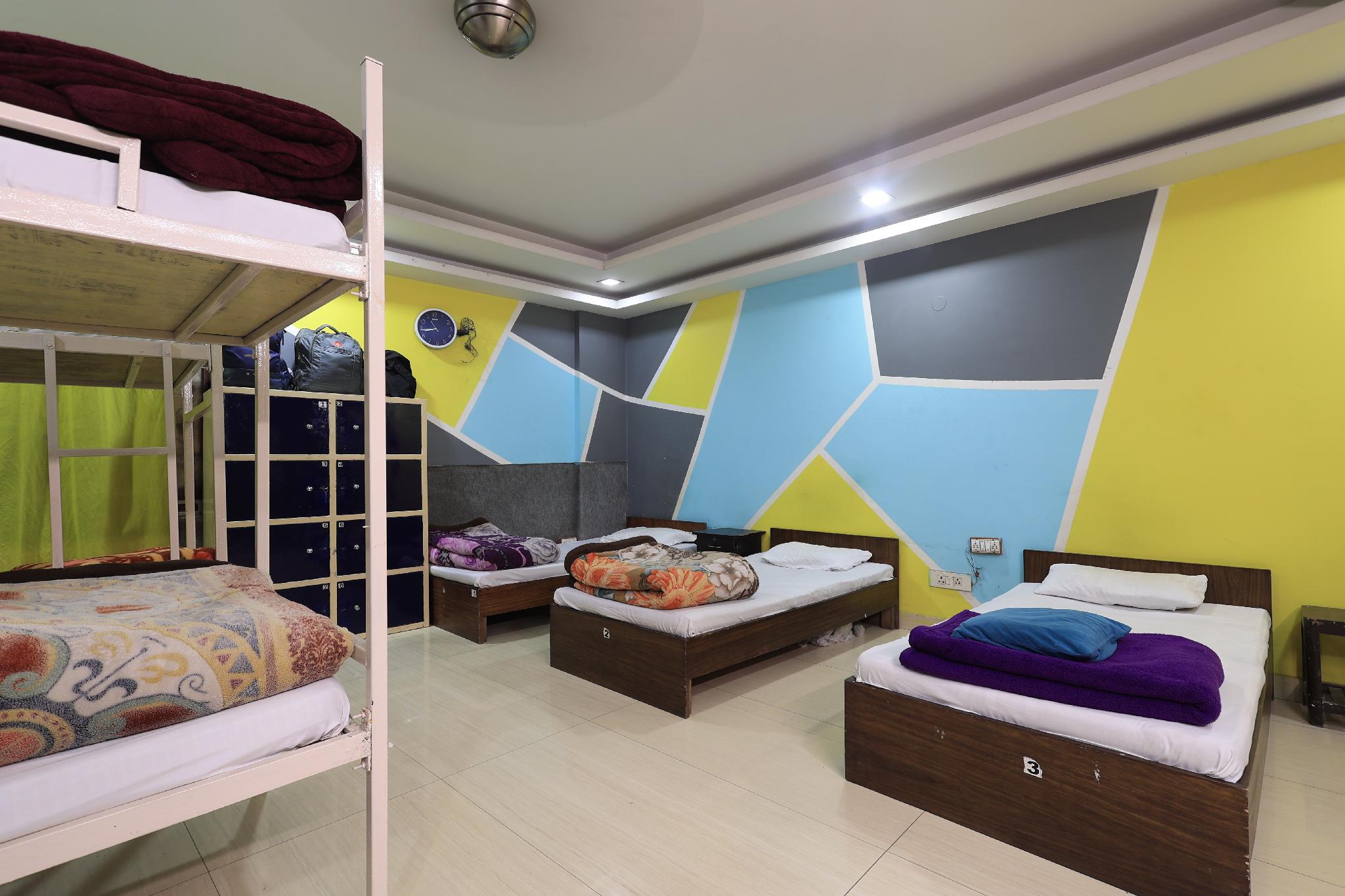 Inner, Mixed Dorm, 8 Beds, 8 Bunk Beds