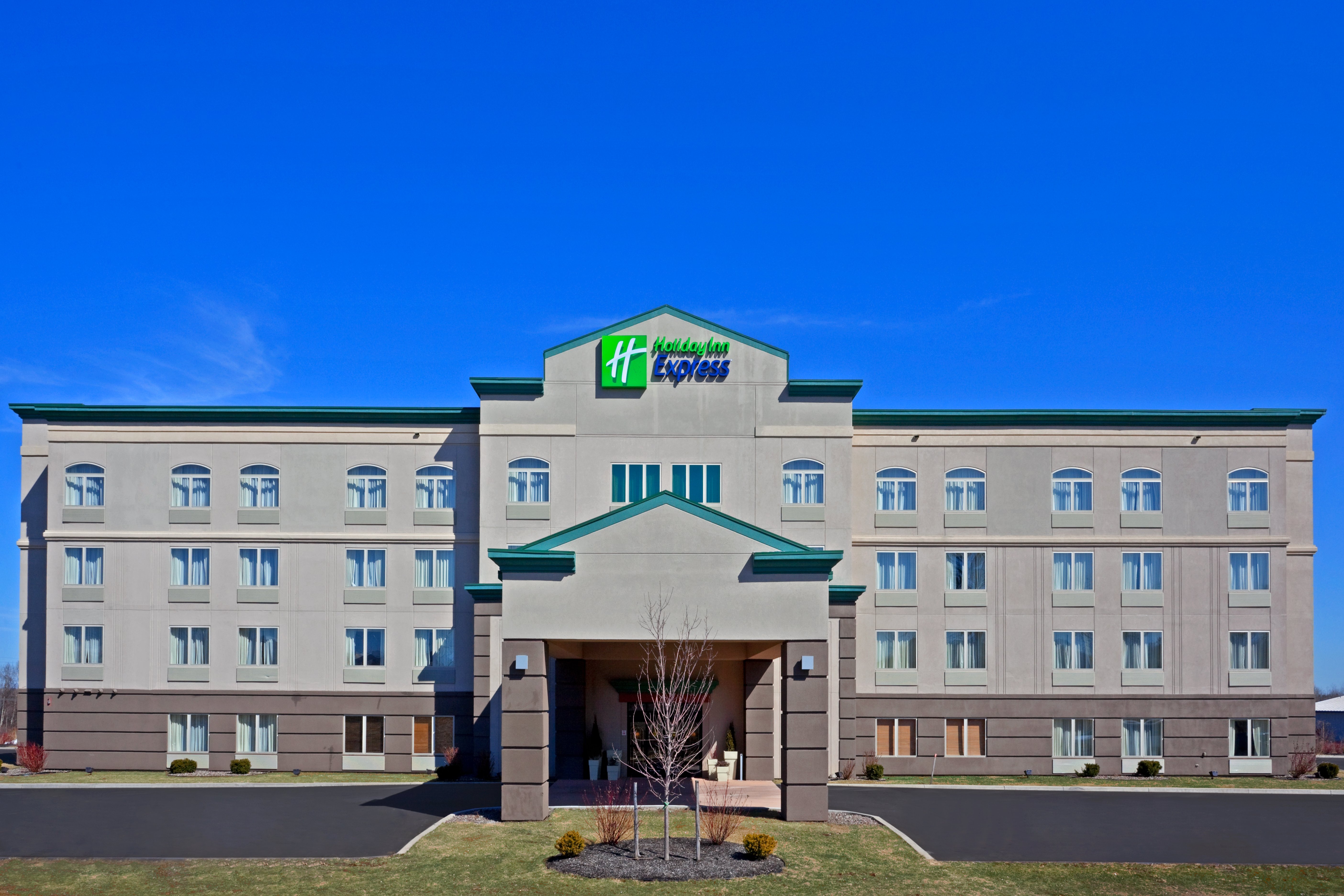 Holiday Inn Express Syracuse-Fairgrounds 7/75