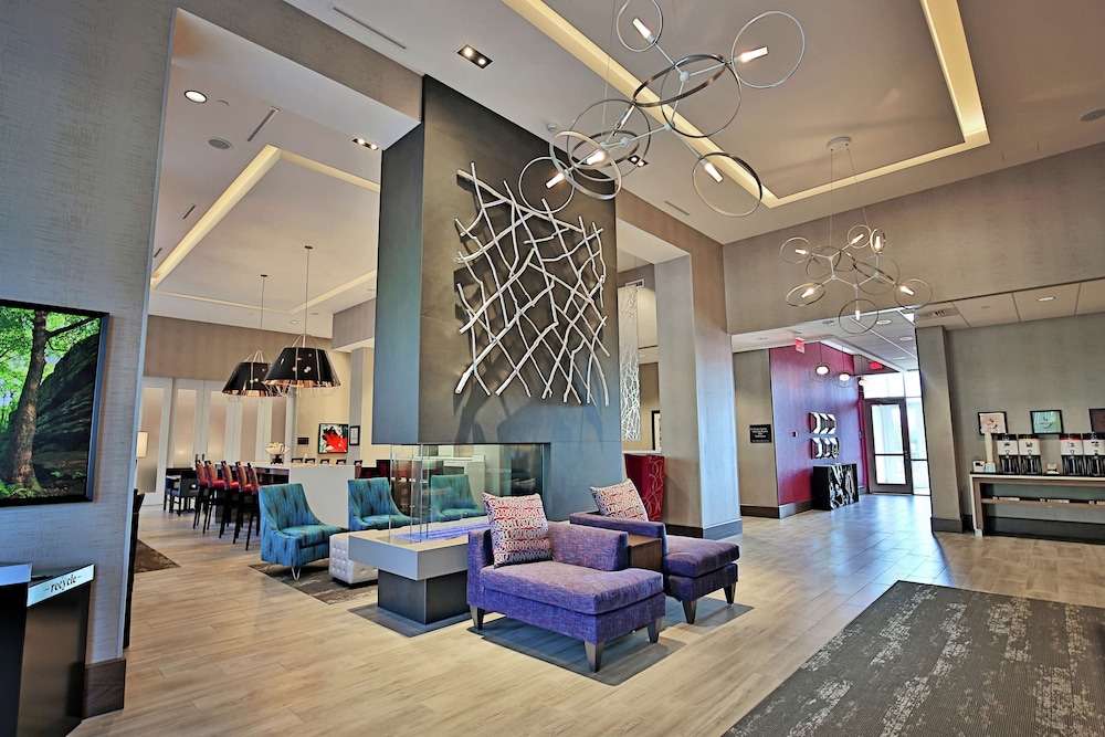 Hampton Inn & Suites Asheville Biltmore Area, NC 6/46