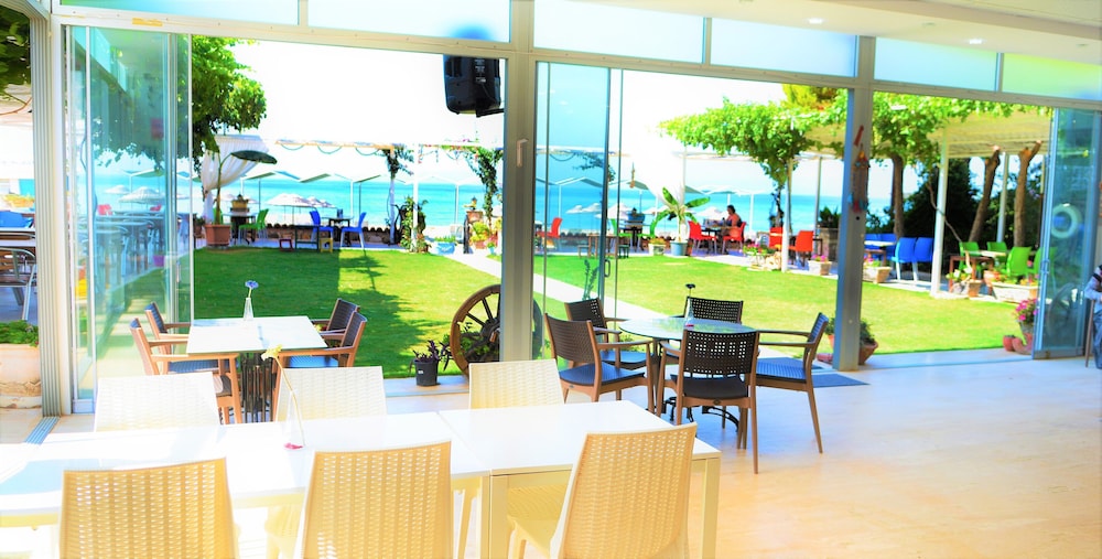 GUMULDUR MAVI DENIZ HOTEL 31/50