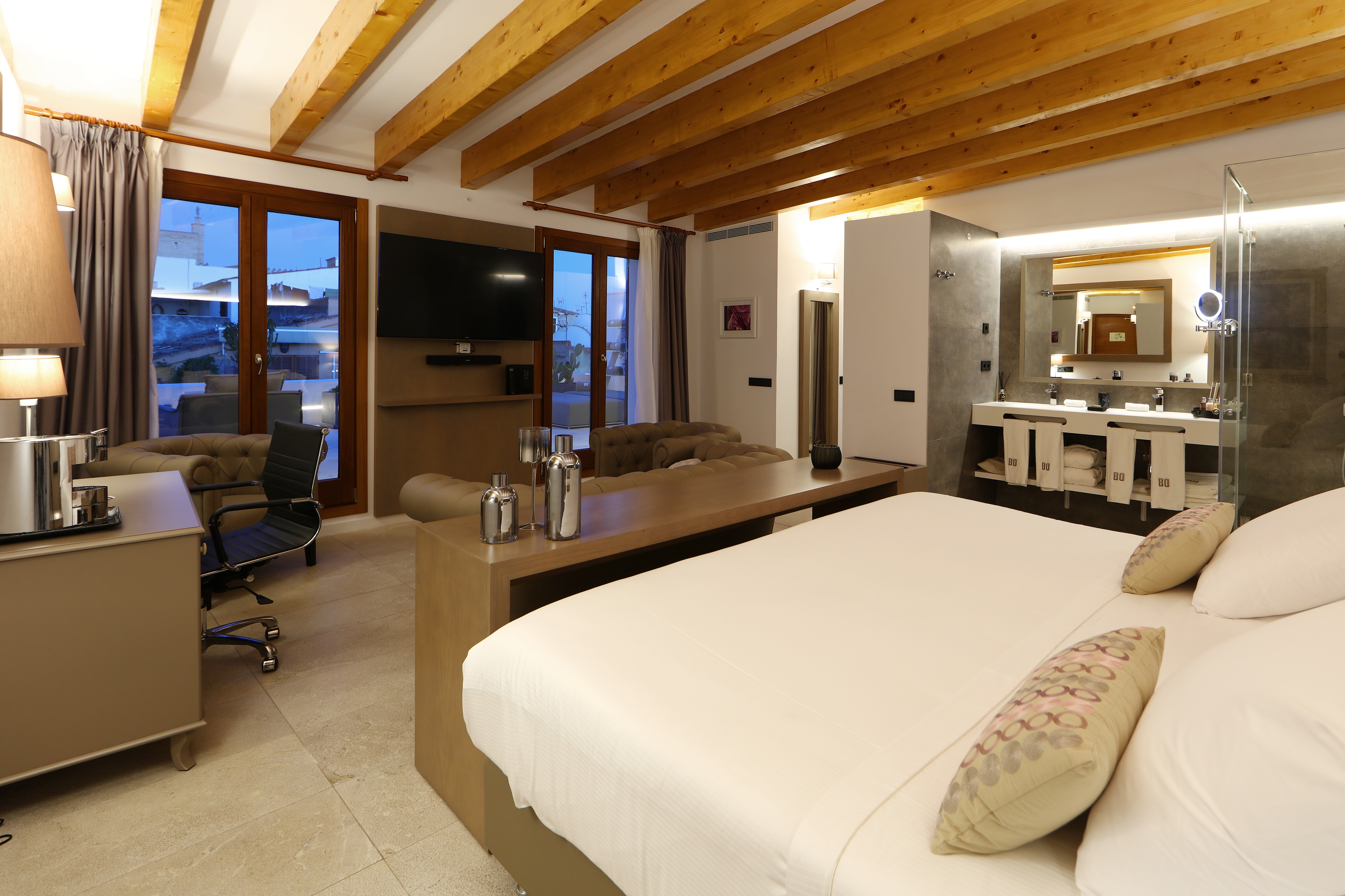 SUITE, TERRACE