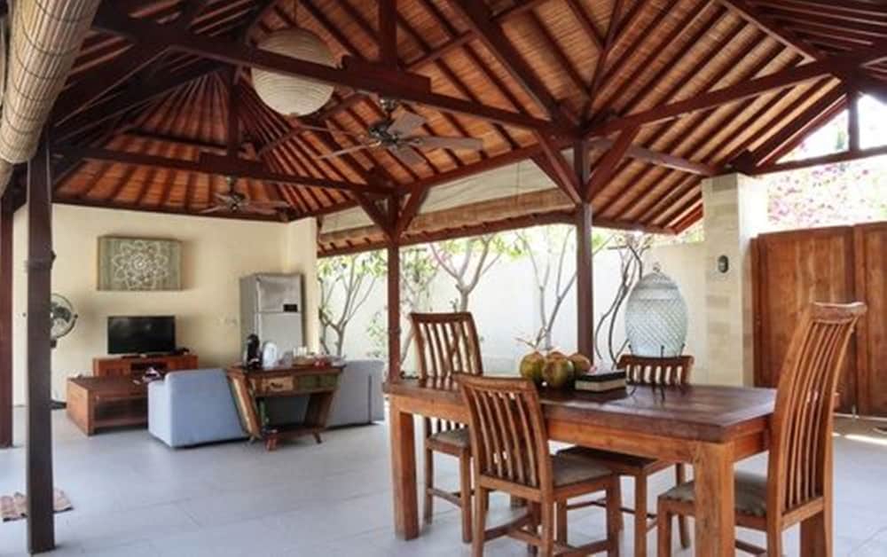 Kelapa Luxury Villas 65/80