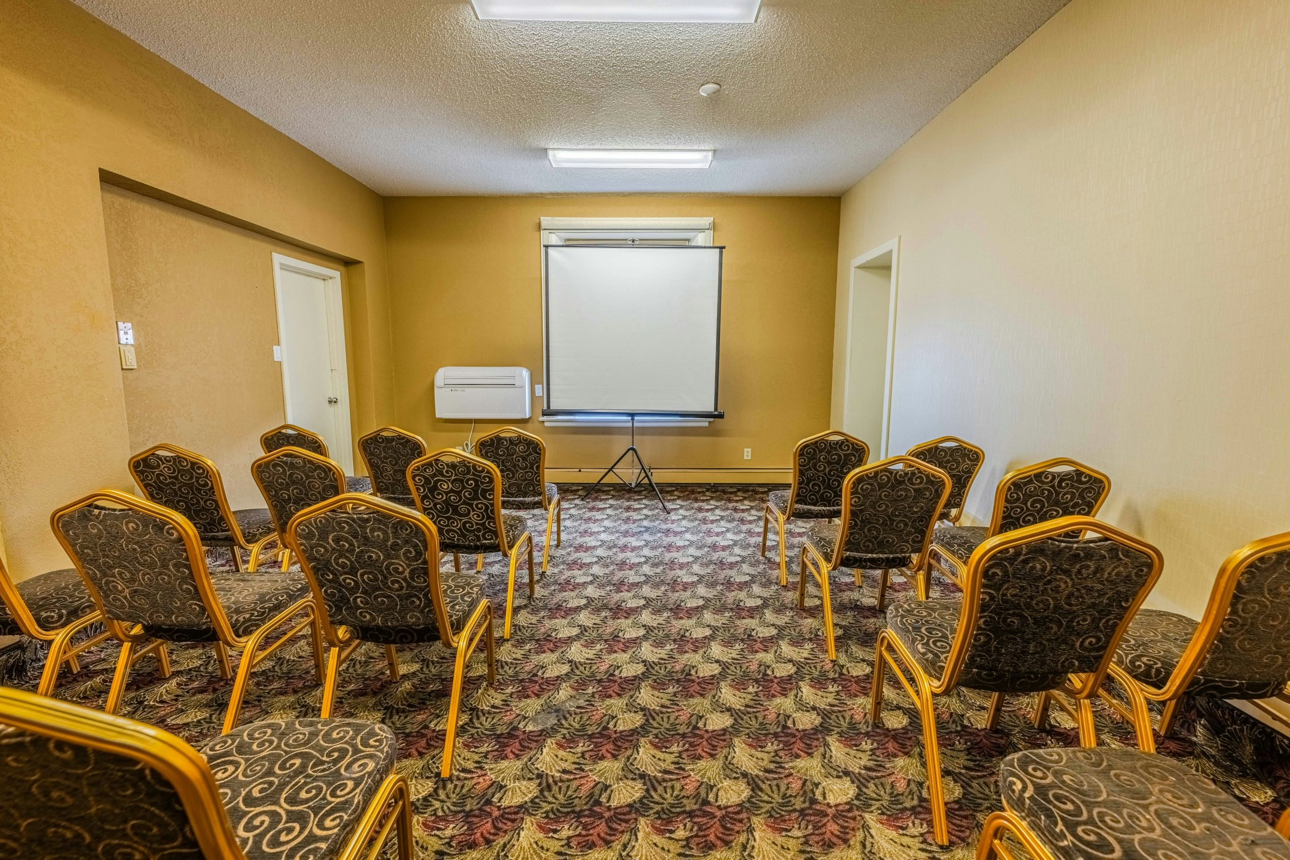 Prince Arthur Waterfront Hotel & Suites 36/43