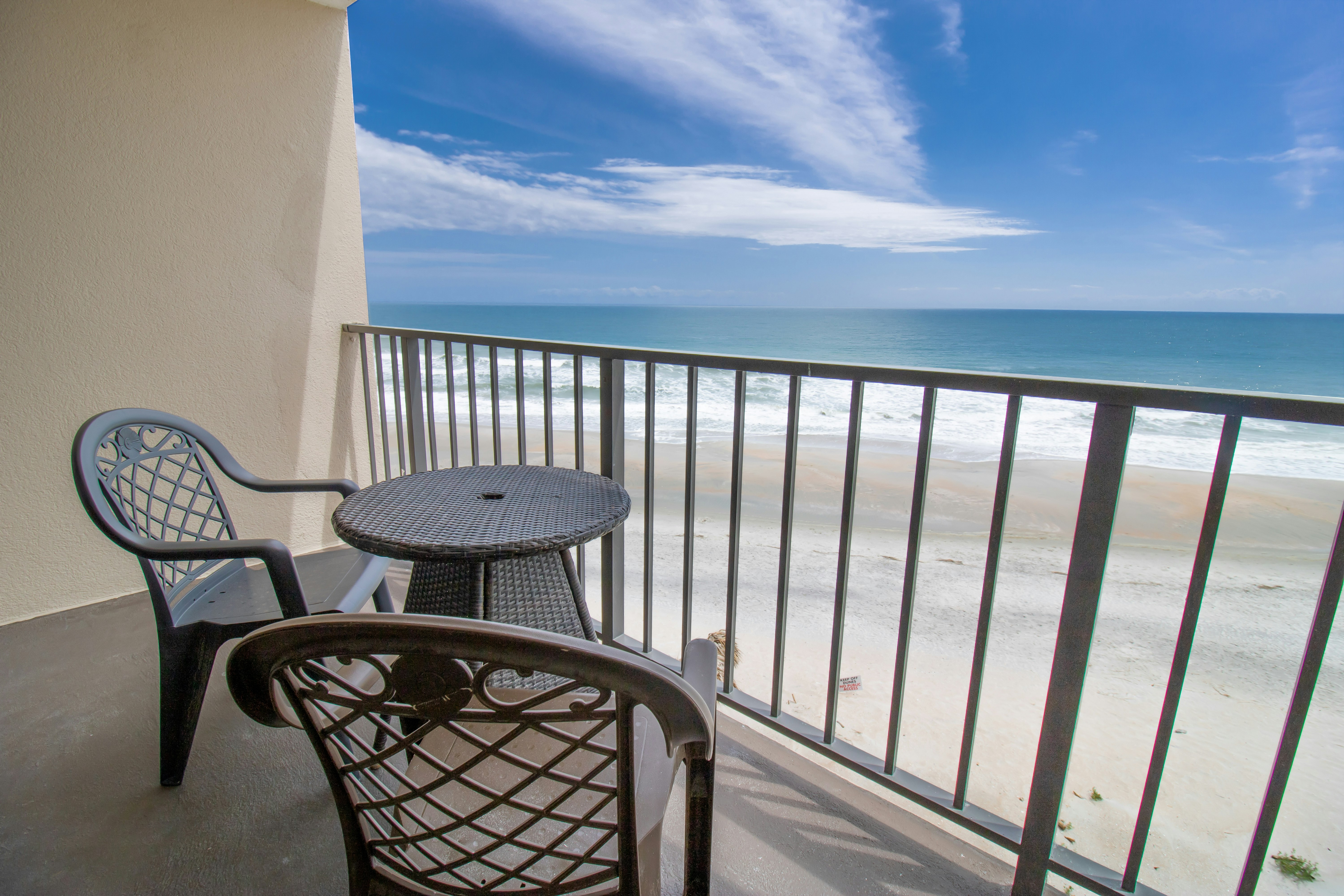 The Oceanfront Litchfield Inn 2/75