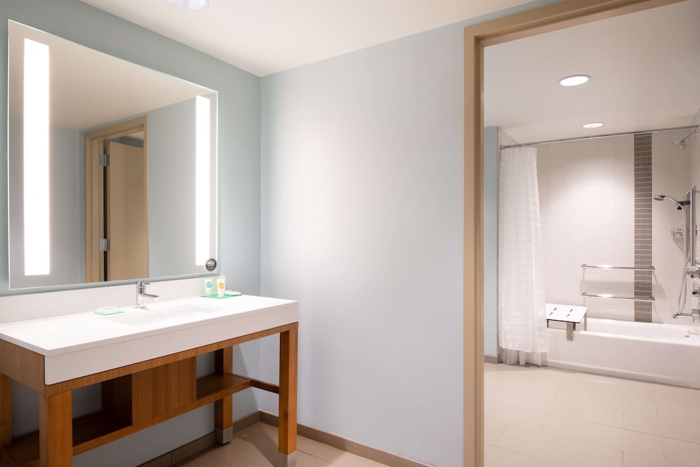 Hyatt Place Westminster Denver 53/54