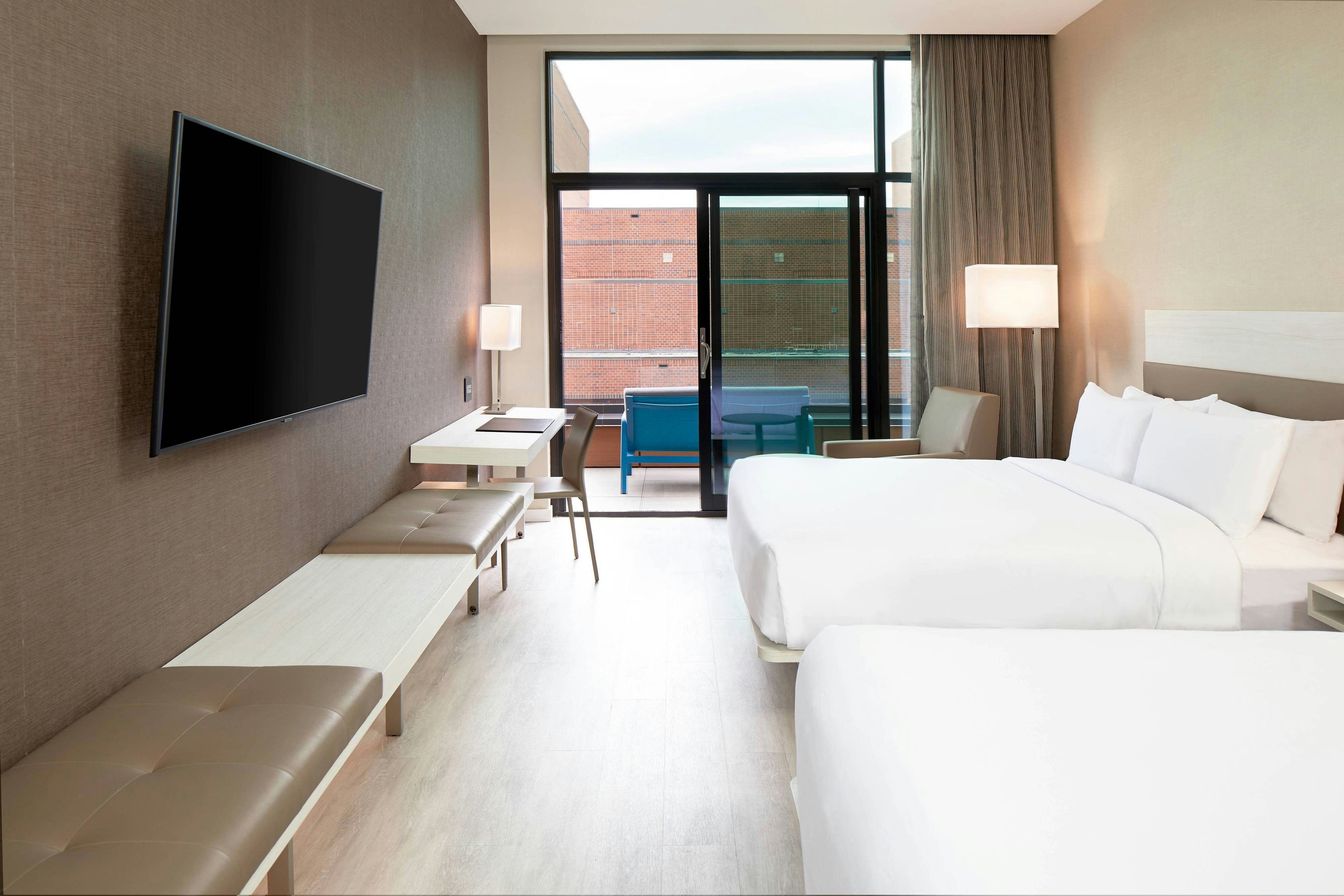 Room, Queen Bed