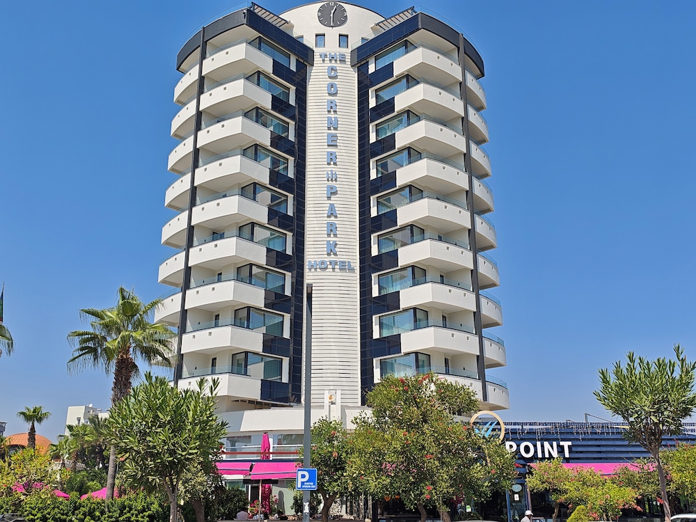 The Corner Park Hotel 4/70