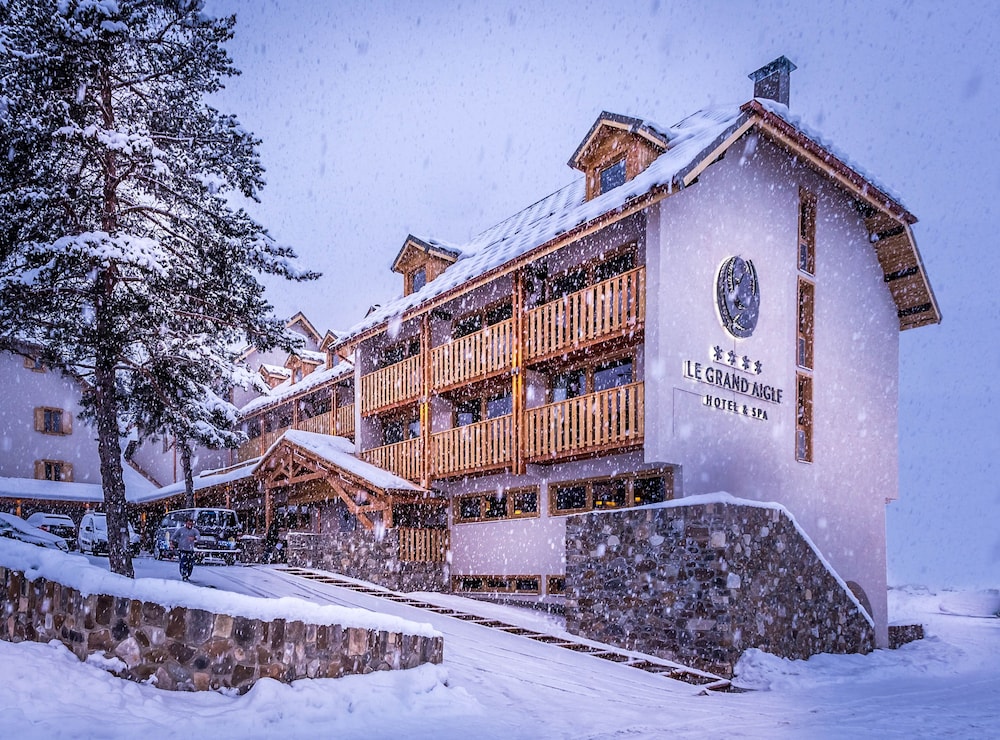 LE GRAND AIGLE HOTEL 3/50