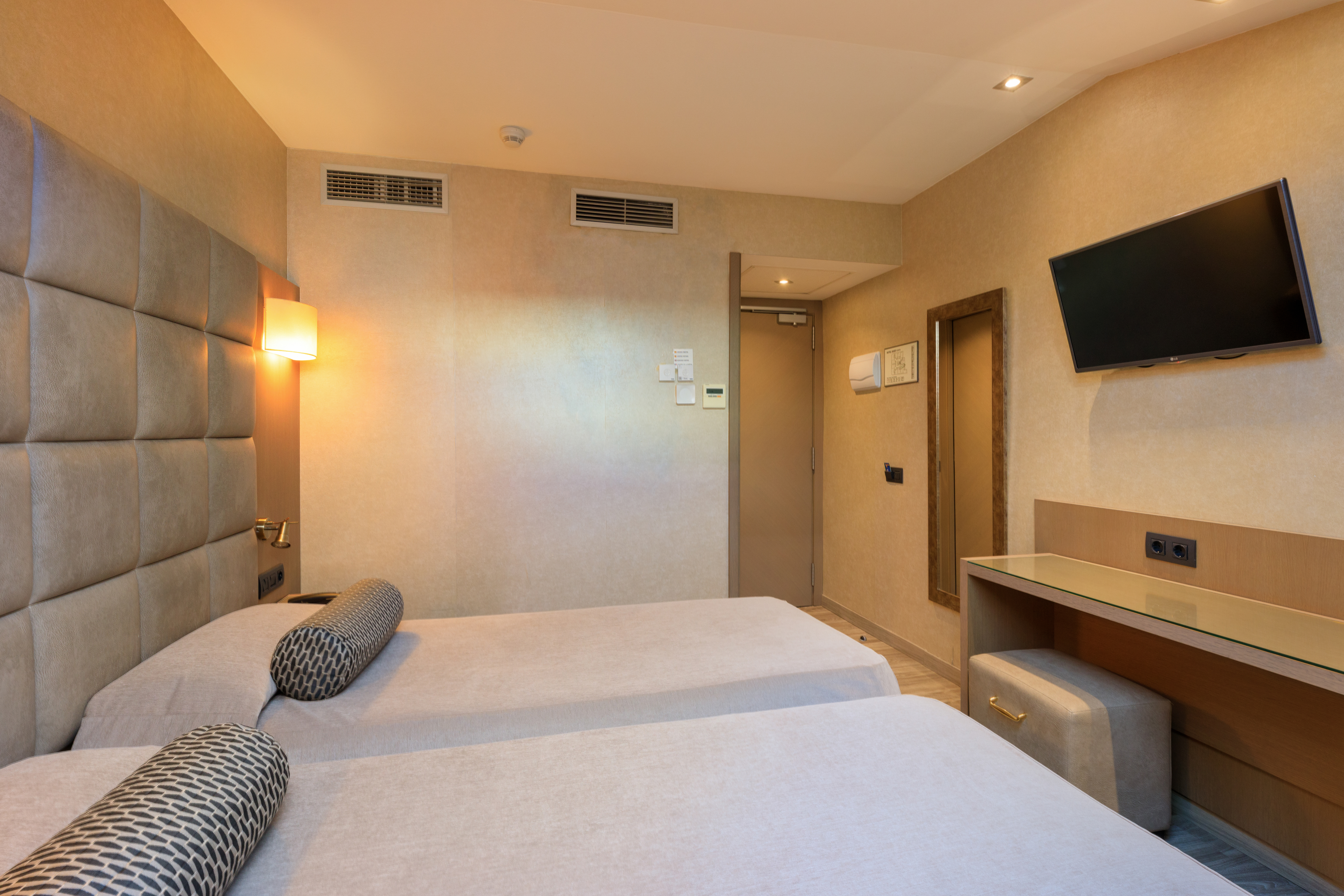 Interior, Double Bed, Attic