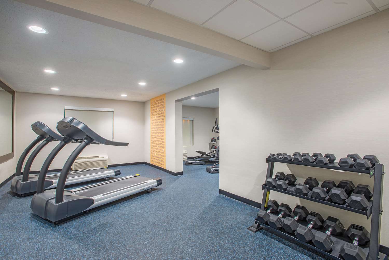 La Quinta Inn & Suites by Wyndham DC Metro Capital Beltway 33/55