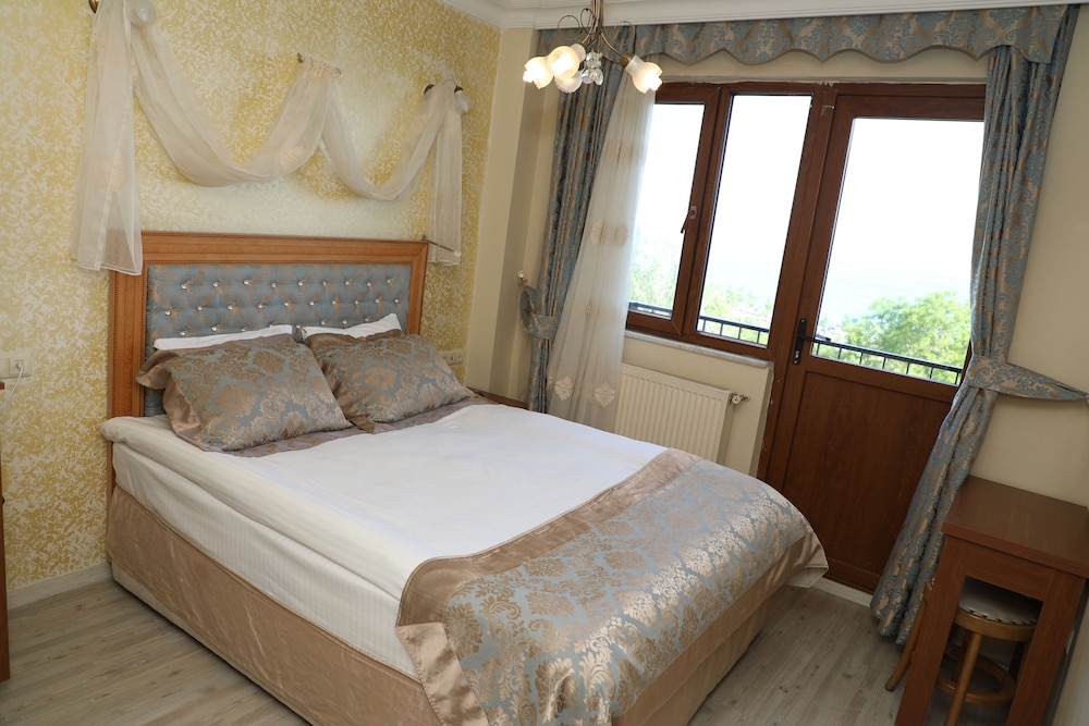 Sea House Suites 11/50