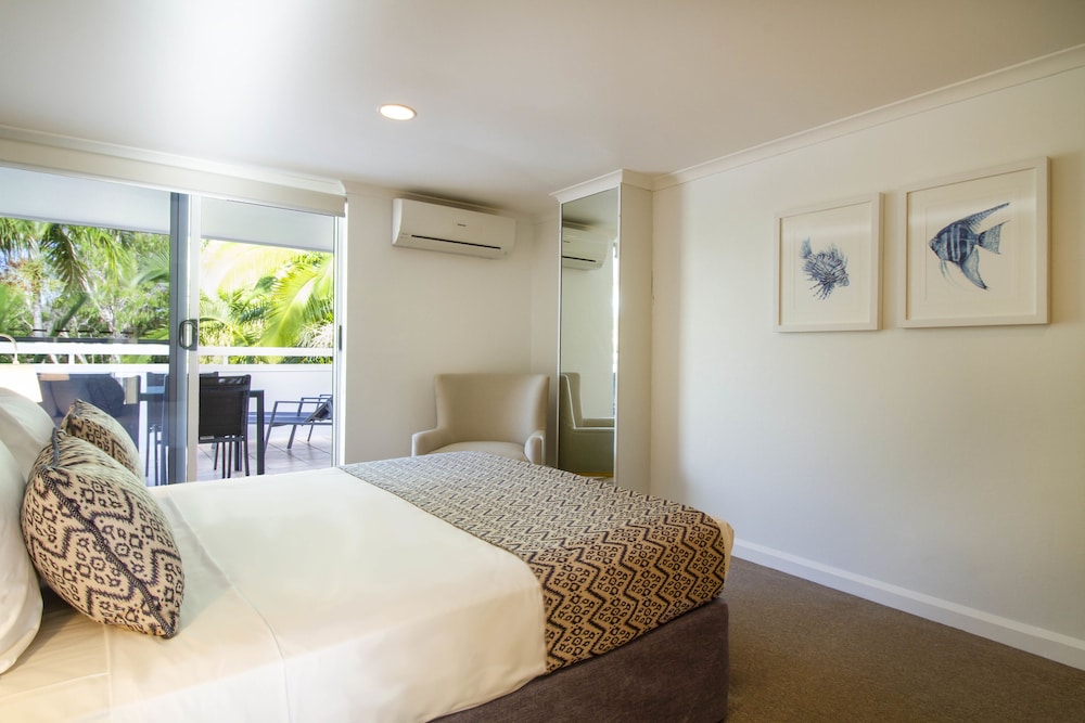 Apartments At the White House Port Douglas 17/65