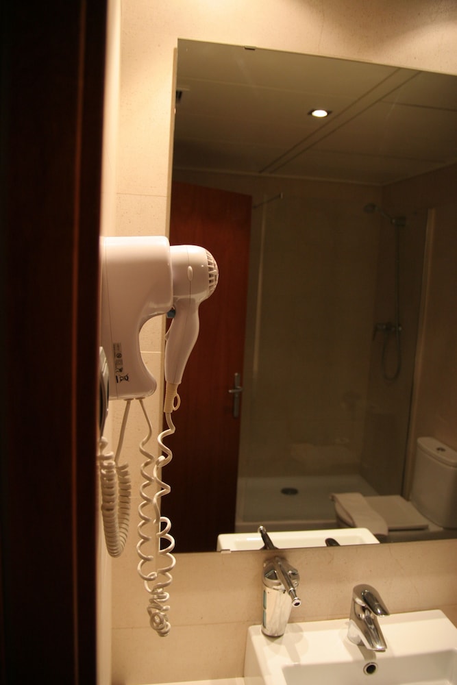 APARTAMENTS INDEPENDENCIA 17/19