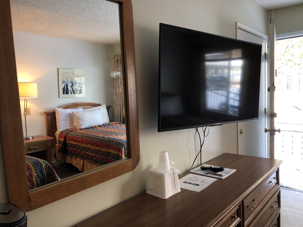 Cedar Inn & Suites 44/64